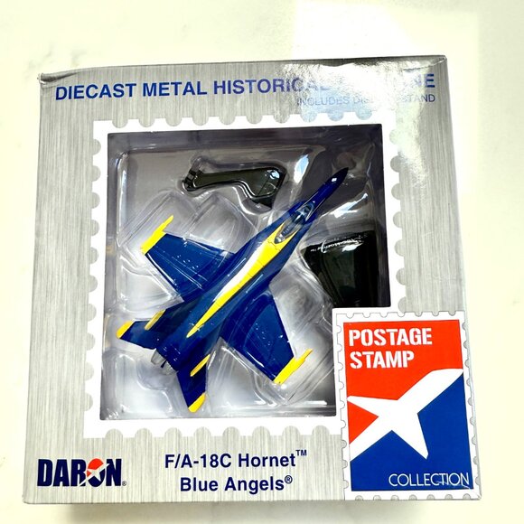 Daron Worldwide Trading F/A-18C Hornet Blue Angels - Picture 2 of 5